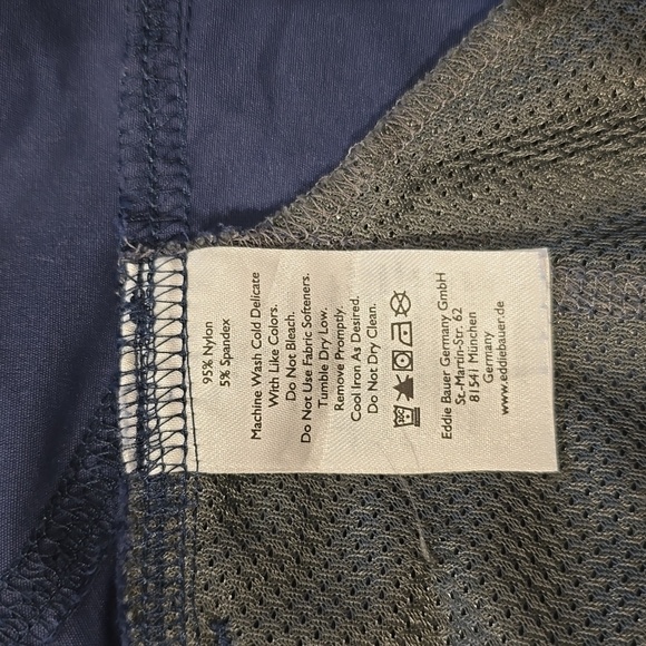 Eddie Bauer Hiking Shorts - Picture 3 of 3